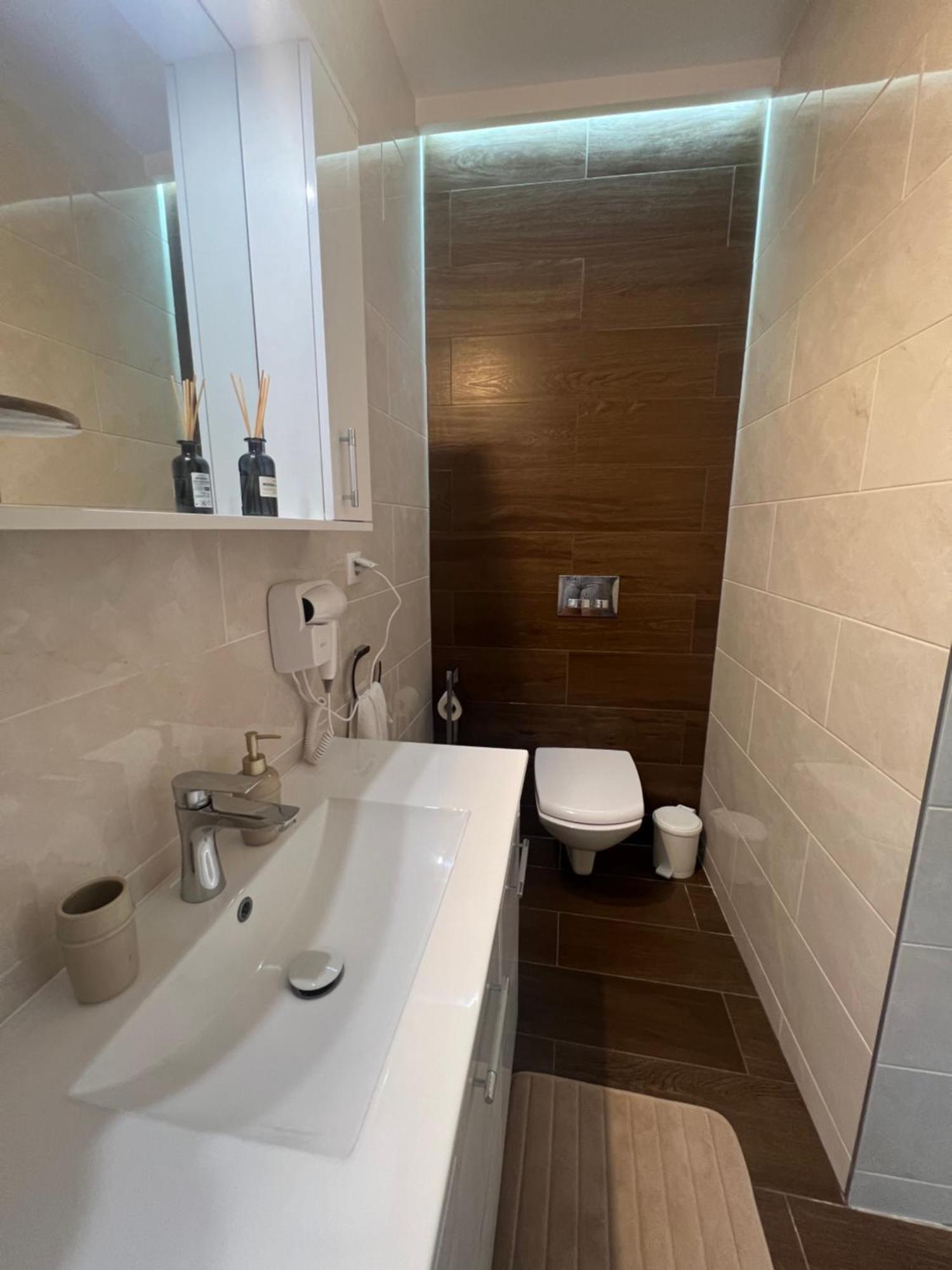 La Strada Central Apartament Oradea Luaran gambar