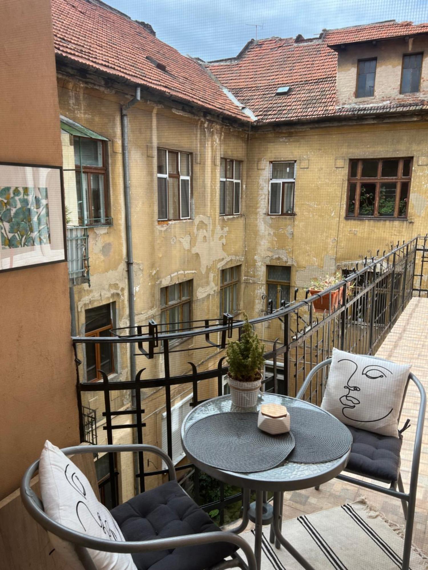 La Strada Central Apartament Oradea Luaran gambar